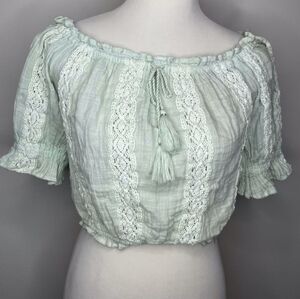 American Eagle Outfitters- Mint Green Crop Top w/Puffy Arms & Lace Detailing